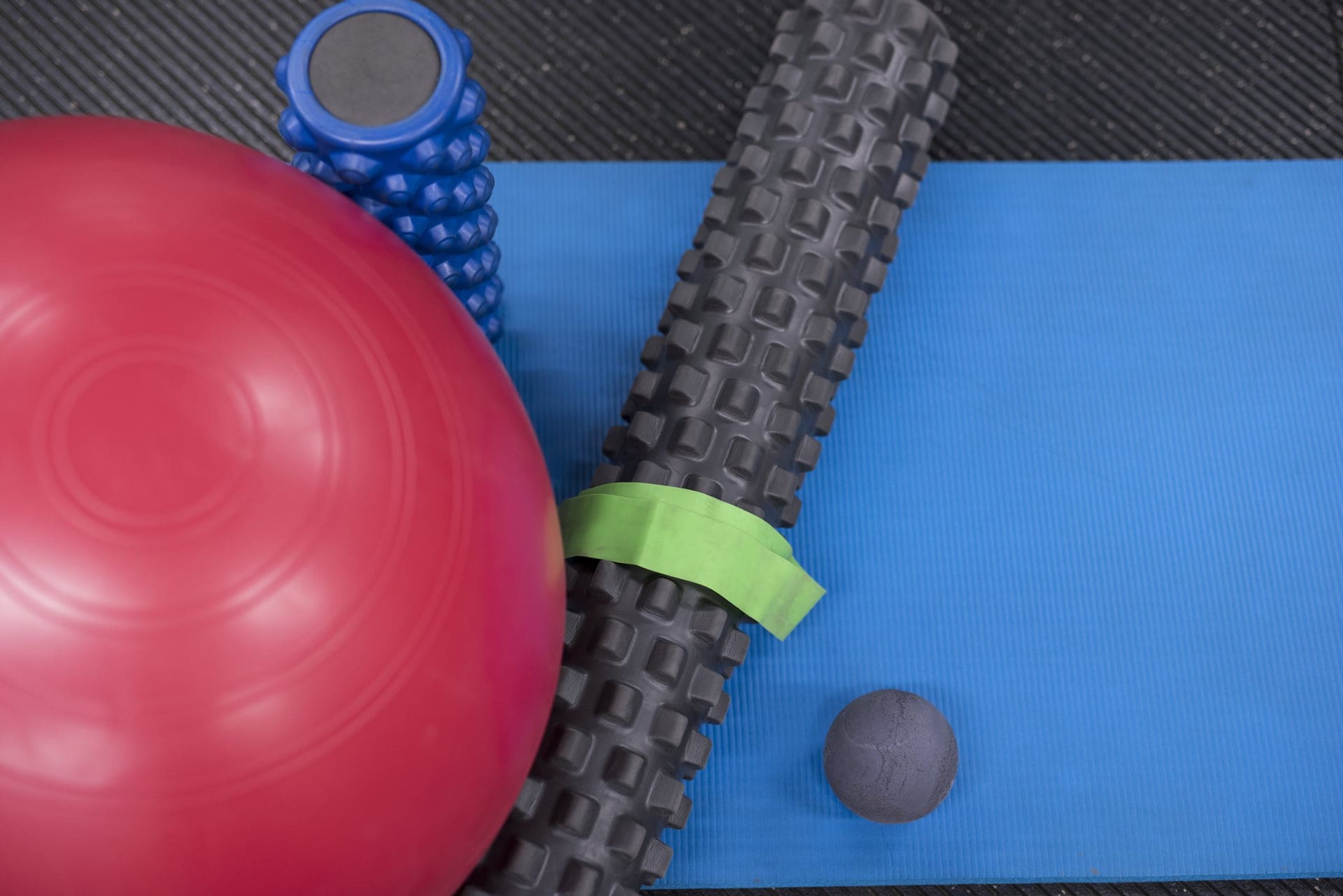 Foam roller, band, ball, exercise mat